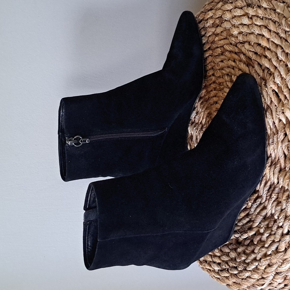 DONALD/PLINER Womens Jae Black Suede 3"‎ Wedge Ankle Booties Zip Point Toe S-8